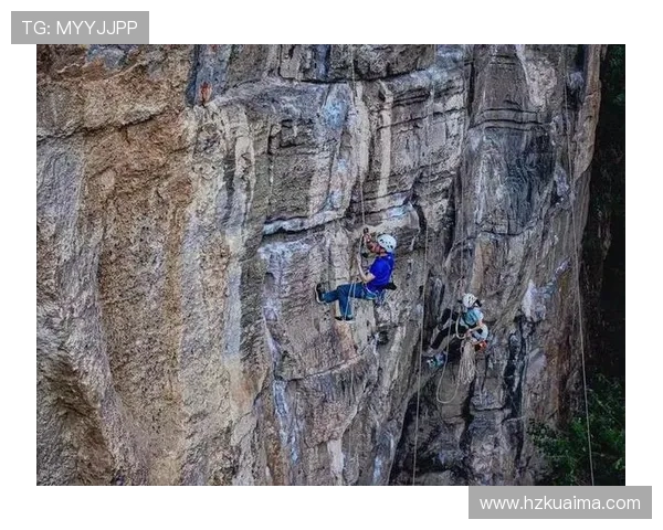 武汉攀岩队的团队协作变革引发热议助力攀岩运动发展 武汉攀岩队的团队协作变革引发热议助力攀岩运动发展