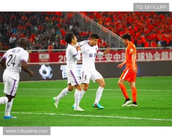 今天天津泰达迎战鲁能期待精彩对决球迷热情高涨助威现场气氛火爆 今天天津泰达迎战鲁能期待精彩对决球迷热情高涨助威现场气氛火爆