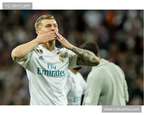 克罗斯：从中场指挥官到足球战术革新的引领者与传奇之路