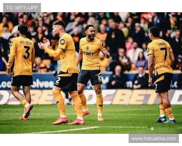 曼城与狼队激战正酣双方争夺激烈精彩瞬间回顾